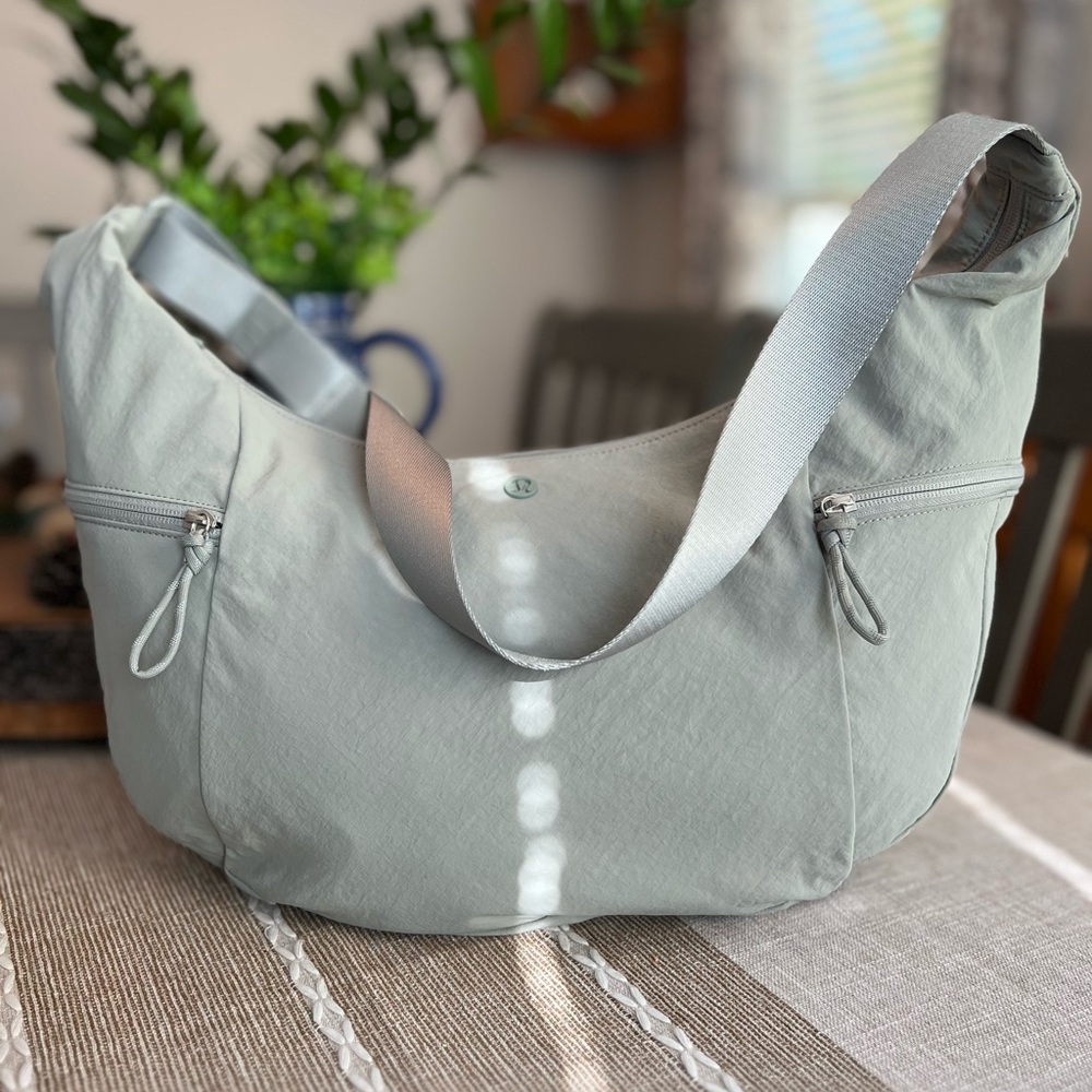 🍋Lululemon Large Light Sage Nylon Shoulder/Crossbody Hobo Bag 13L